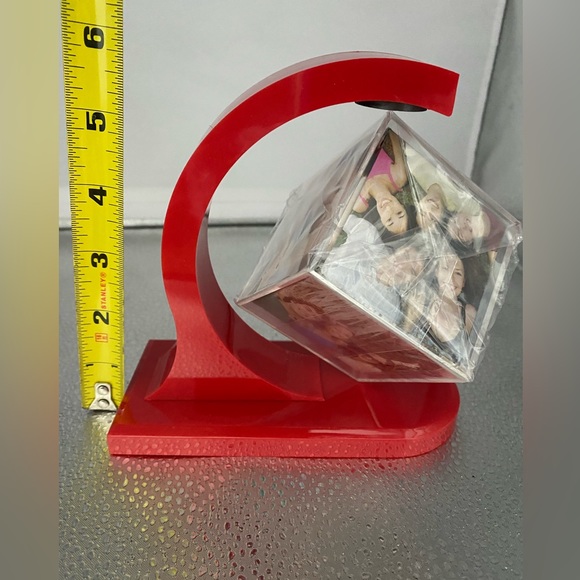 Floating Acrylic Photo Cube w/ Magnetic Base - Picture 5 of 9
